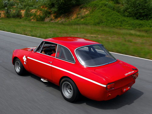 Alfa Romeo Giulia 1300 GTA